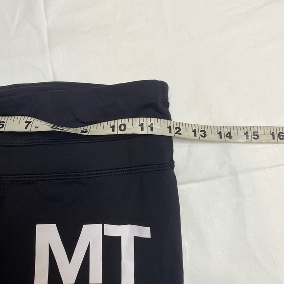 Lululemon leggings black capri MTVN motivation size 2 A030122 - Picture 4 of 6